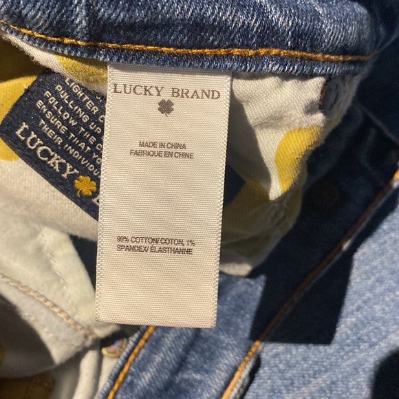 LUCKY BRAND  BOOT CUT JEANS🍀 - Picture 3 of 9